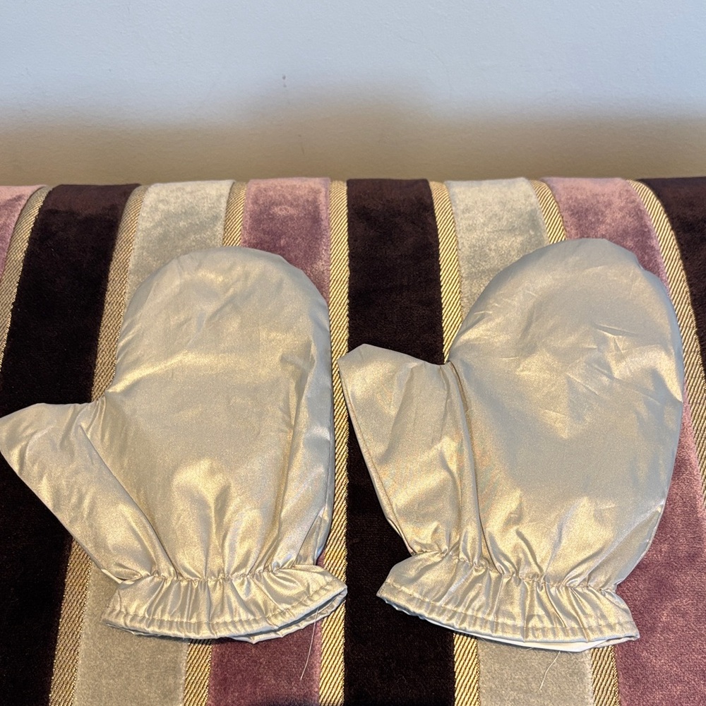 NWOT- Steam Ironing Gloves